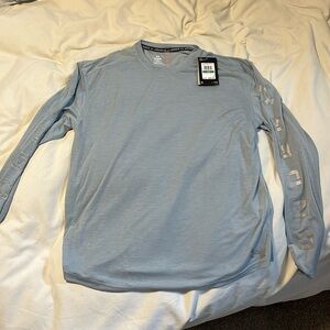 Men’s Large Under Armour Ling sleeve T - Light Blue